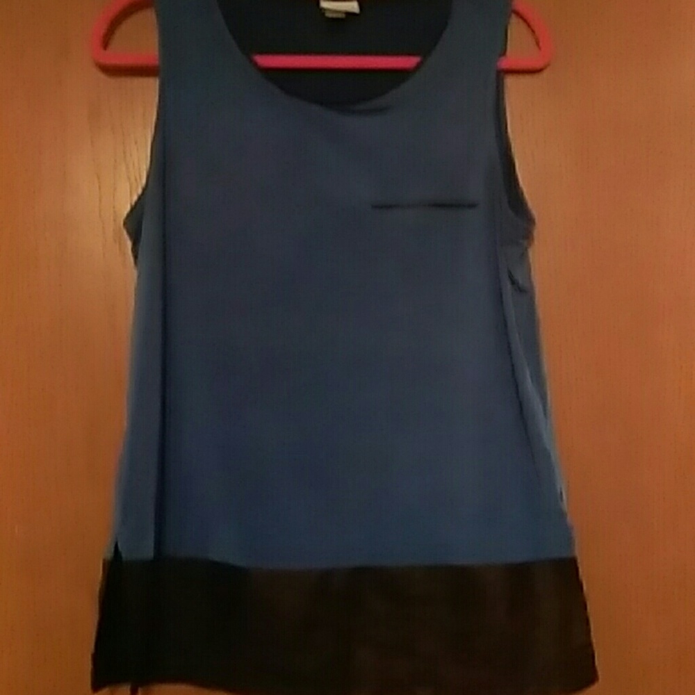 Women's stretch sleeveless shirt